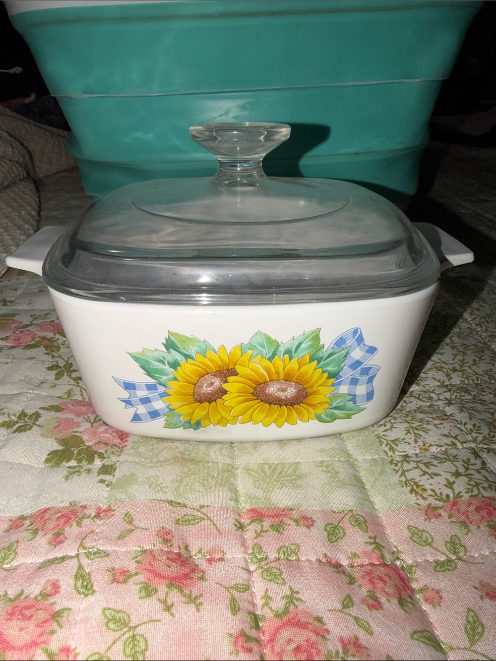 Corningware “Sunsations” A-1.5 liter Casserole Dish with lid